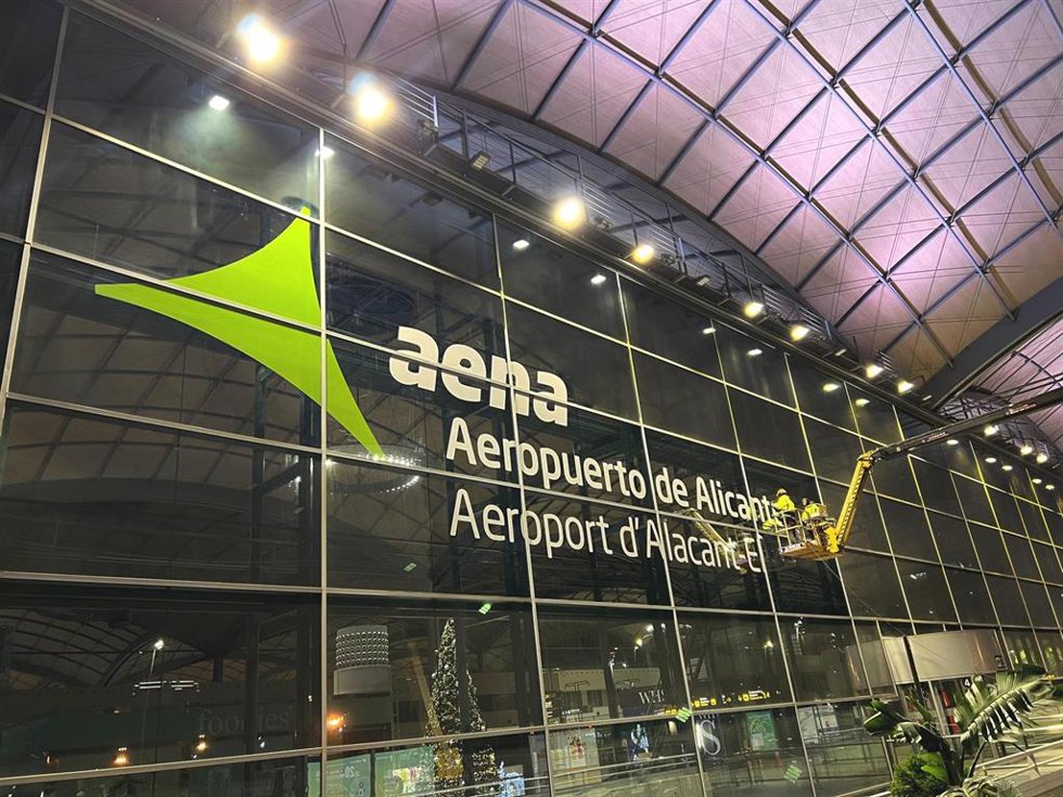 Archivo - El Aeropuerto de Alicante-Elche Miguel Hernández