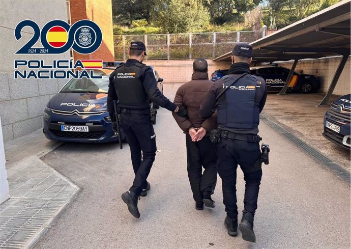 Agentes de la Policía Nacional detienen a un fugitivo buscado por las autoridades rumanas por tráfico de drogas