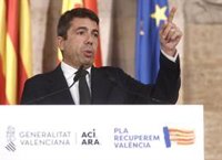 Mazón anuncia una ayuda "exprés" de 2.000 euros por vehículo siniestrado por la dana