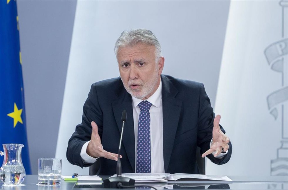 El ministro de Política Territorial y Memoria Democrática, Ángel Víctor Torres, durante una rueda de prensa posterior al Consejo de Ministros, en el Complejo de La Moncloa, a 7 de enero de 2025, en Madrid (España).