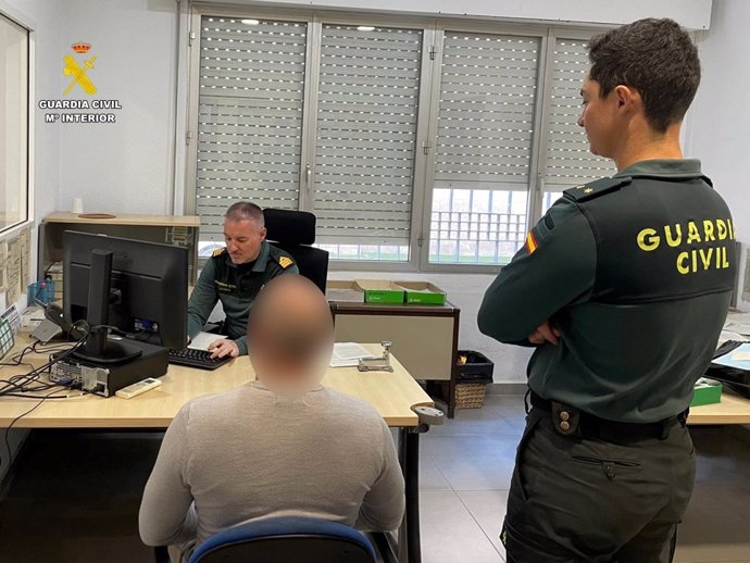 La Guardia Civil investiga a una persona por simular un robo para cobrar el seguro (archivo)