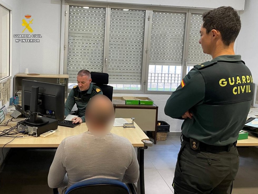 La Guardia Civil investiga a una persona por simular un robo para cobrar el seguro (archivo)