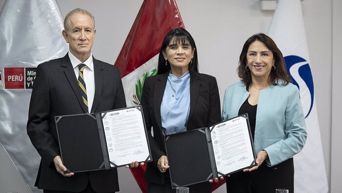 El Gobierno de Perú firma un convenio para mejorar la seguridad en las operaciones de comercio exterior