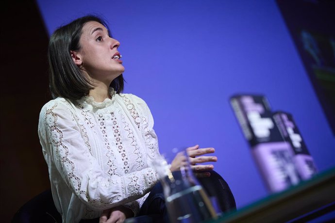 Archivo - La exministra de igualdad y eurodiputada de Podemos, Irene Montero, durante la presentación de su nuevo libro  'Algo habremos hecho', en la Casa Encendida, a 11 de noviembre de 2024, en Madrid (España).