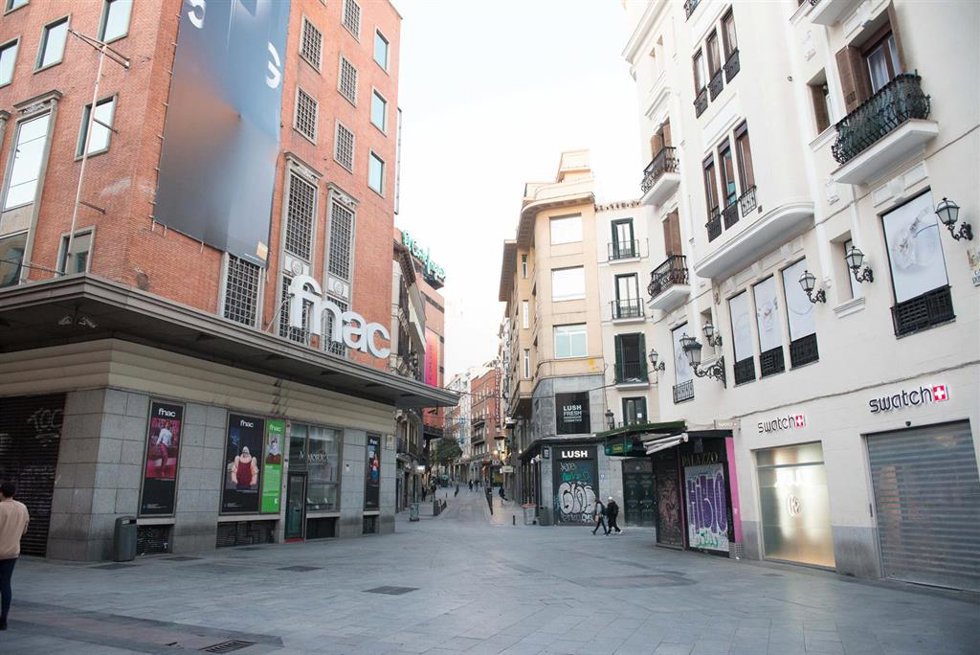 Archivo - El edificio de la FNAC desde la Calle Preciados 