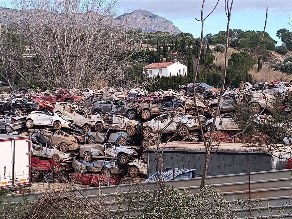 Vehículos amontonados en Muro