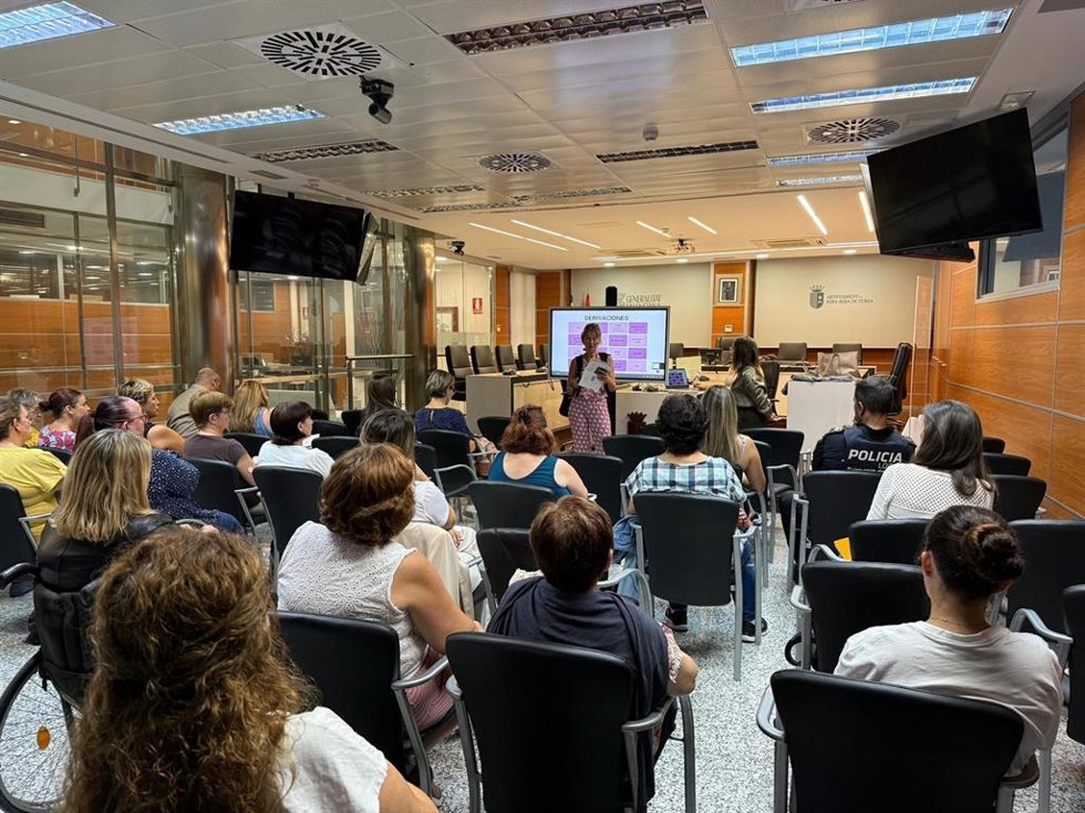 Riba-roja de Túria aprueba la ordenanza contra la prostitución que prevé sanciones de hasta 3.000 euros por solicitar servicios sexuales
