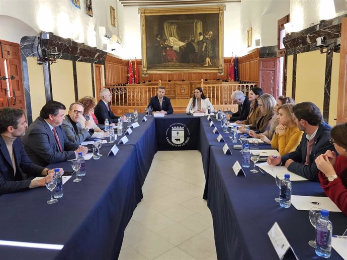 Reunión celebrada en el Ayuntamiento de Caravaca de la Cruz con los miembros de la Comisión de Industria y Turismo del Congreso