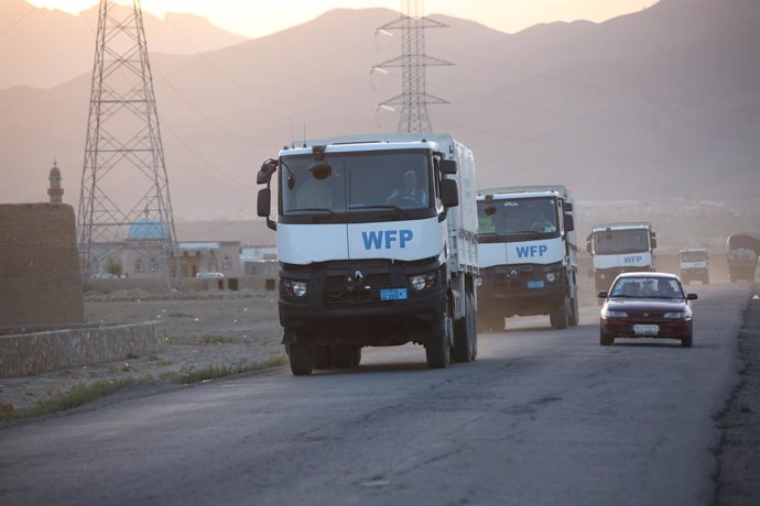 Archivo - PAKTIKA, June 24, 2022  -- Trucks of World Food Programme (WFP) transfer relief supplies in Paktika province, Afghanistan, June 23, 2022.   At least five people were killed and 11 others wounded in an aftershock hitting eastern Afghanistan on Fr