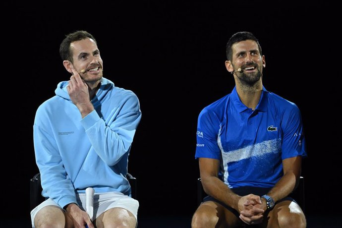 09 January 2025, Australia, Melbourne: Serbian tennis player Novak Djokovic and coach Andy Murray speaking during a charity tennis event ahead of the 2025 Australian Open at Rod Laver Arena in Melbourne. Photo: James Ross/AAP/dpa