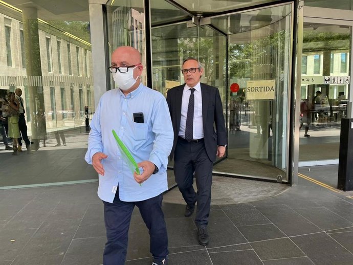 Archivo - El abogado Gonzalo Boye y el jefe de oficina de expresidente de Carles Puigdemont, Josep Lluís Alay, en una imagen de archivo