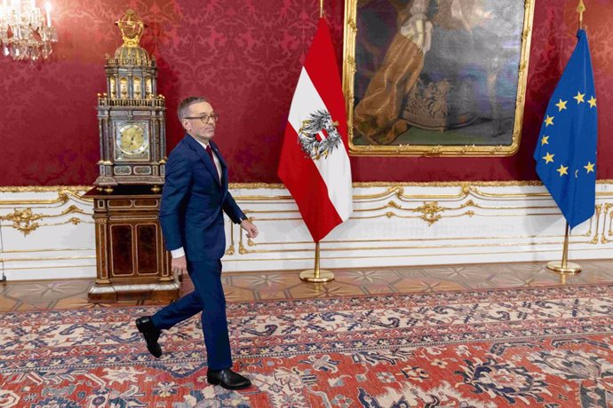 January 6, 2025, Vienna, Vienna, Austria: HERBERT KICKL leaving Hofburg, the working place of the Austrian president. The head of the Austrian FPOE party, HERBERT KICKLS met with Austrian president, ALEXANDER VAN DER BELLEN after failed coalition talks be