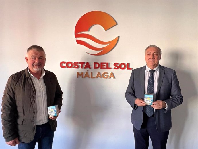 El presidente de la Mancomunidad de Municipios de la Costa del Sol Axarquía, Jorge Martín, se ha reunido con el director de Turismo y Planificación Costa del Sol, Antonio Díaz