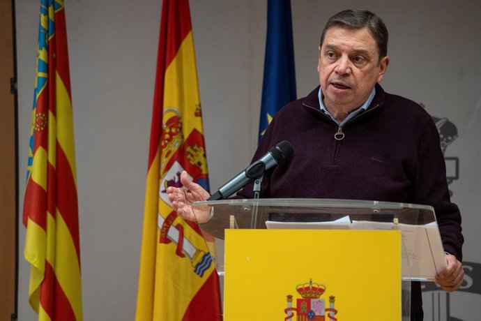 El ministre d'Agricultura, Pesca i Alimentació, Luis Planas, oferix una roda de premsa, na la Delegació del Govern a València, a 10 de gener del 2025, a València