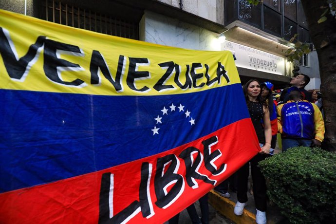 Venezuelan citizens living in Mexico City, protest outside the Venezuelan embassy in Mexico, against the recent arrest of María Corina Machado and the reelection of President Nicolás Maduro. on January 9, 2025 in Mexico City, Mexico.