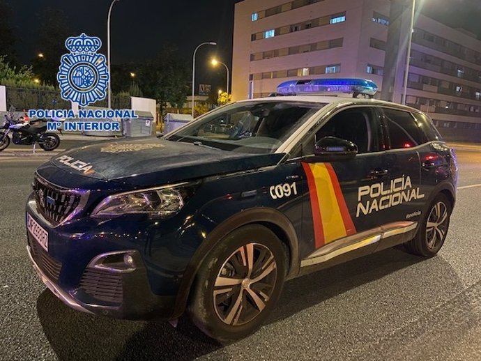 Archivo - Imagen de archivo de un vehículo patrulla de la Policía Nacional.