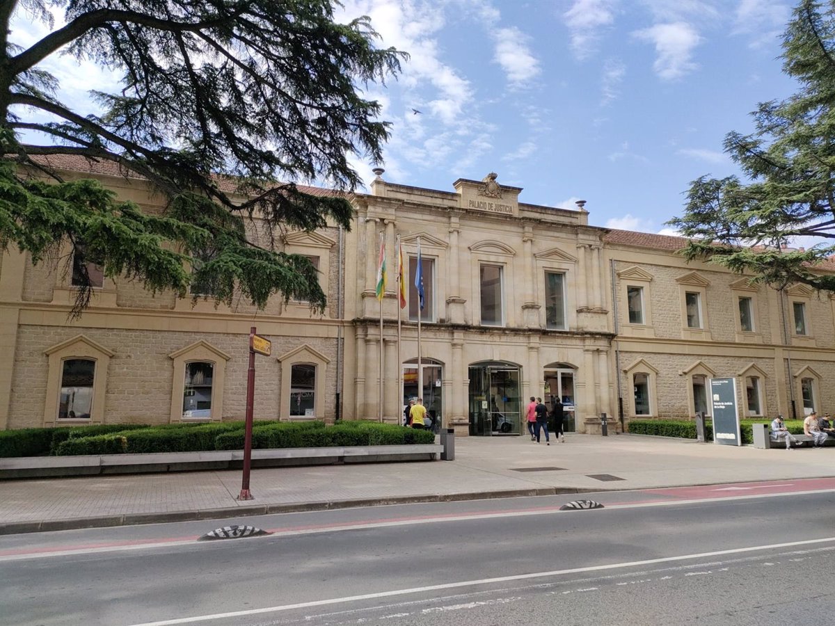 Piden más de 6 años a un empresario farmacéutico por engañar al gerente, contraer deudas y actuar contra sus sociedades