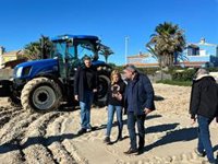 Bernabé replica a Catalá que podían haber limpiado playas "desde el 20 de noviembre", sufragado por el Gobierno