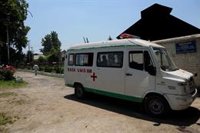 Decenas de personas atrapadas tras el hundimiento de un edificio en construcción en India