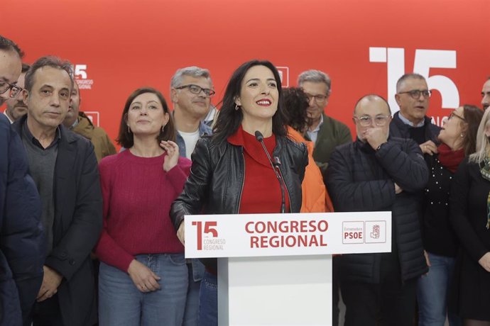 La candidata Esther Gutiérrez durante el acto en el que se han dado a conocer los resultados de las elecciones primarias para elegir secretario general del PSOE de Extremadura