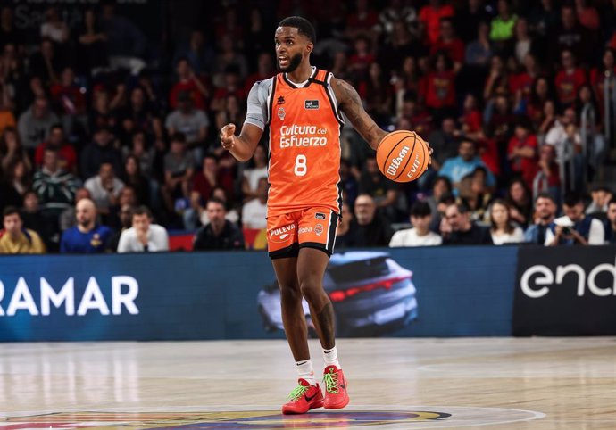 Archivo - Jean Montero of Valencia Basket in action during the Liga Endesa ACB, match played between FC Barcelona and Valencia Basket at Palau Blaugrana on November 17, 2024 in Barcelona, Spain.