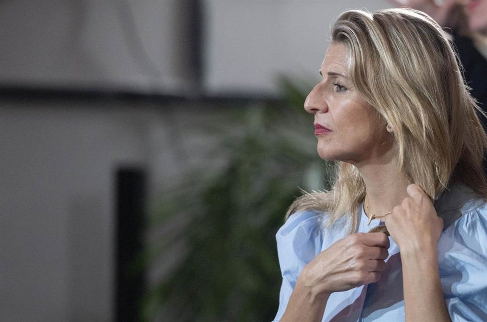 Archivo - La vicepresidenta segunda y ministra de Trabajo y Economía Social, Yolanda Díaz, durante el acto público de Sumar para defender la necesidad de tomar medidas contra el cambio climático, en la Sala X, a 18 de diciembre de 2024, en Madrid (Españ