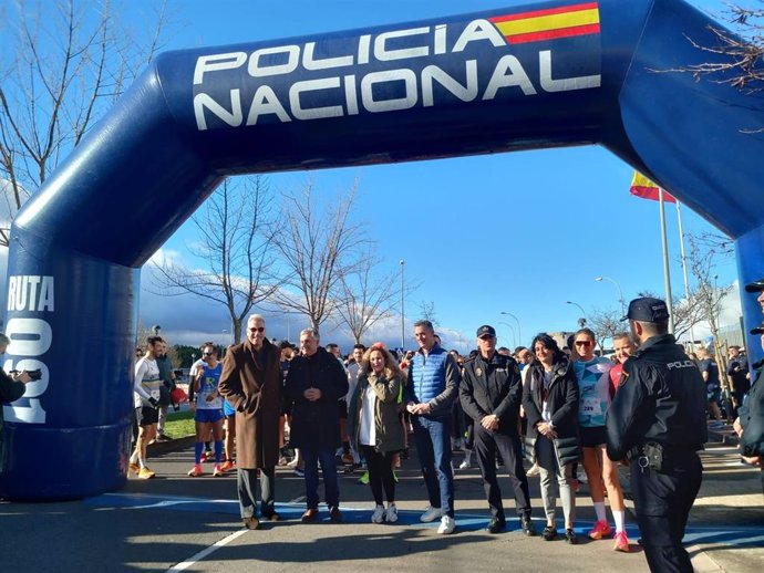 Loquillo apadrina la I Carrera Solidaria Ruta 091 de la Policía Nacional con más de 650 participantes