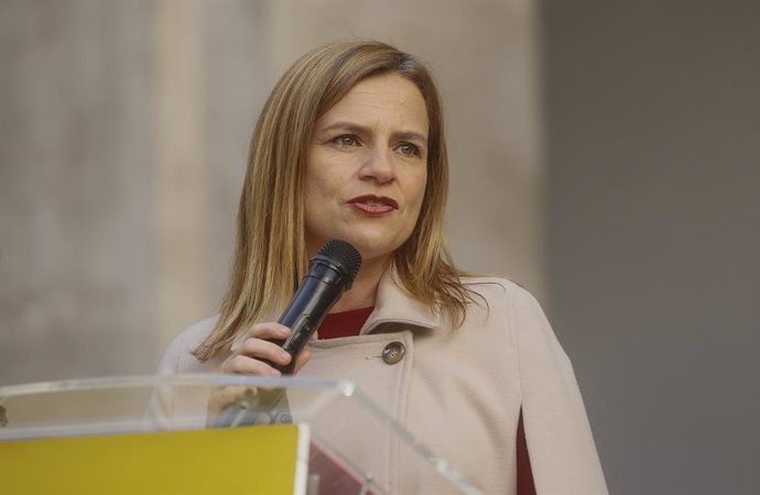 Archivo - La delegada del Gobierno en la Comunitat Valenciana, Pilar Bernabé, interviene en el concierto navideño del coro ‘Les Veus de la Memòria’ en el Palau del Temple, a 19 de diciembre de 2022, en Valencia, Comunidad Valenciana (España). El coro ‘Les