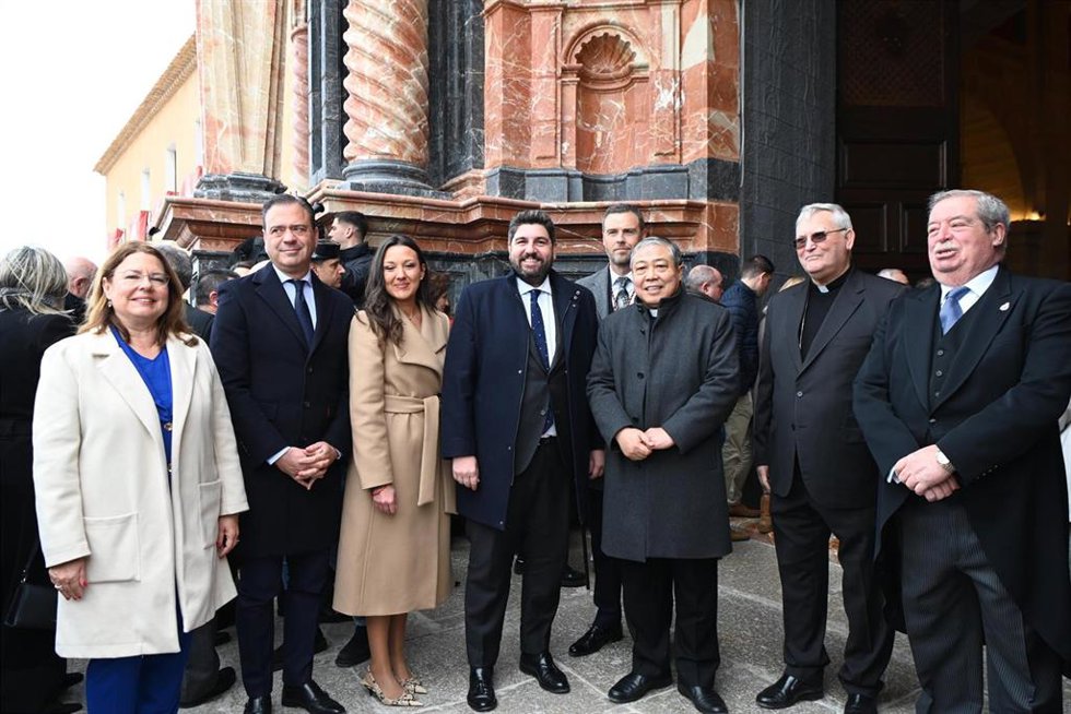 El presidente de la Comunidad, Fernando López Miras, asistió a la eucaristía de clausura del Año Jubilar de la Santísima y Vera Cruz de Caravaca de la Cruz 2024.