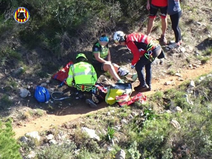 Rescatada una dona en helicòpter que es va lesionar quan realitzava senderisme a Tavernes