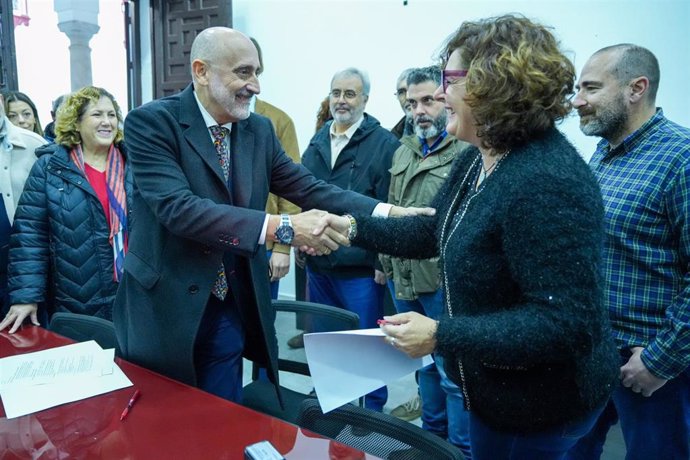 El catedrático de Economía Pública de la Universidad de Sevilla Luis Ángel Hierro, presenta su precandidatura en la sede regional del PSOE-A. A 7 de enero de 2025 en Sevilla. (Foto de archivo).