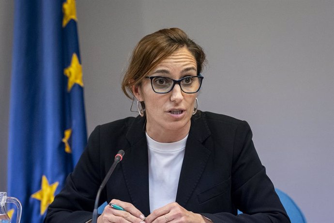 Archivo - La ministra de Sanidad, Mónica García, ofrece una rueda de prensa tras la reunión con el Consejo Interterritorial del Sistema Nacional de Salud (CISNS), en la sede del Ministerio, a 21 de diciembre de 2023, en Madrid (España). El CISNS ha presen