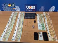 Detenidos dos jóvenes especializados en cometer estafas en Alicante y Málaga por el método del 'rip deal'