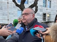 Vázquez asegura que "no hay oncólogos en el mercado que quieran quedarse en El Bierzo (León)"