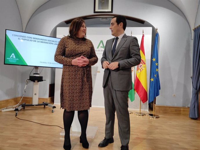 Carmen María Castro Coto y José Antonio Nieto en la presentación del convenio.