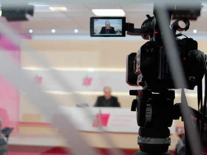 Archivo - Rueda de prensa de la CEE.
