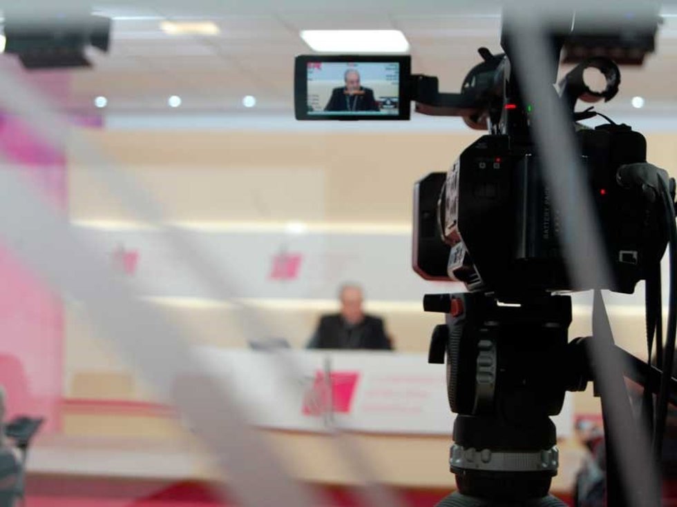 Archivo - Rueda de prensa de la CEE.