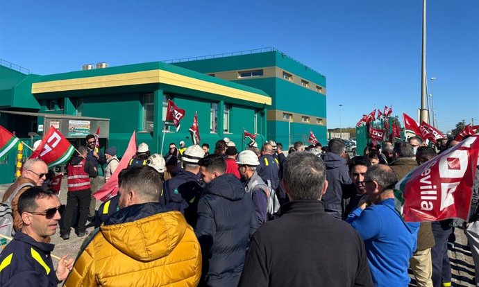 CCOO exige a Siderúrgica Sevillana que "reconsidere" el convenio y destaca "el apoyo masivo a la huelga".