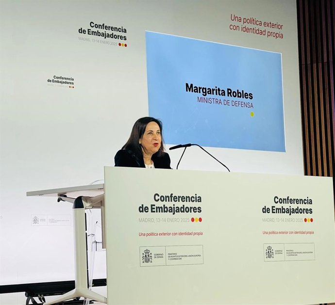La ministra de Defensa, Margarita Robles, en la Conferencia de Embajadores.