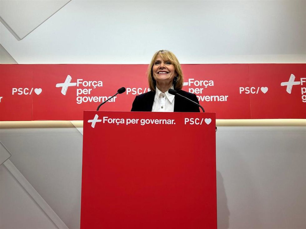 La viceprimera secretaria y portavoz del PSC, Llusa Moret, en una rueda de prensa en la sede del partido