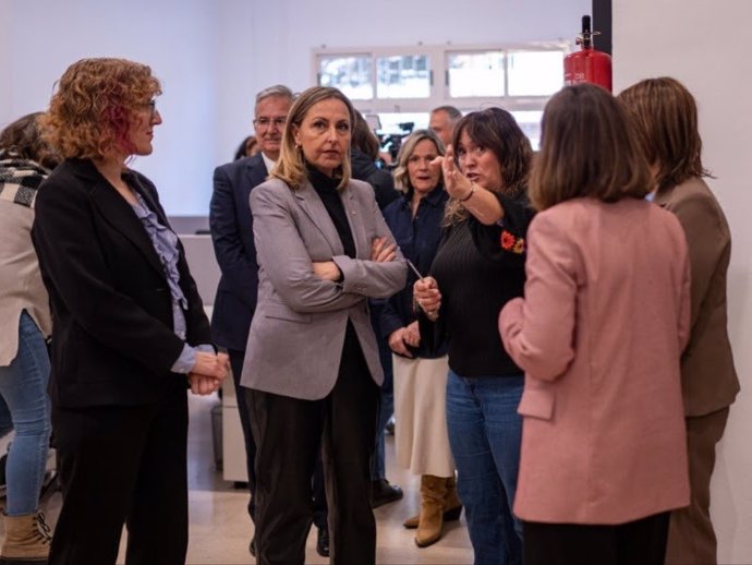 La consellera Eva Menor durante la visita al nuevo centro de atención a las violencias machistas de Tarragona