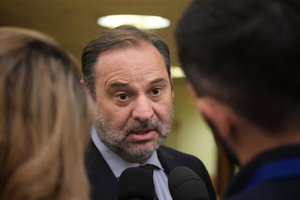 Archivo - El diputado del Grupo Mixto y exministro de Transportes, José Luis Ábalos, durante una sesión plenaria, en el Congreso de los Diputados, a 28 de mayo de 2024, en Madrid (España). El pleno del Congreso debate y vota hoy, 28 de mayo, la reforma 