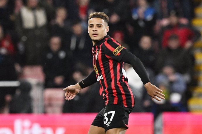 Archivo - Max Aarons (37) of AFC Bournemouth during the English championship Premier League football match between Bournemouth and Crystal Palace on 2 April 2024 at the Vitality Stadium in Bournemouth, England - Photo Graham Hunt / ProSportsImages / DPPI