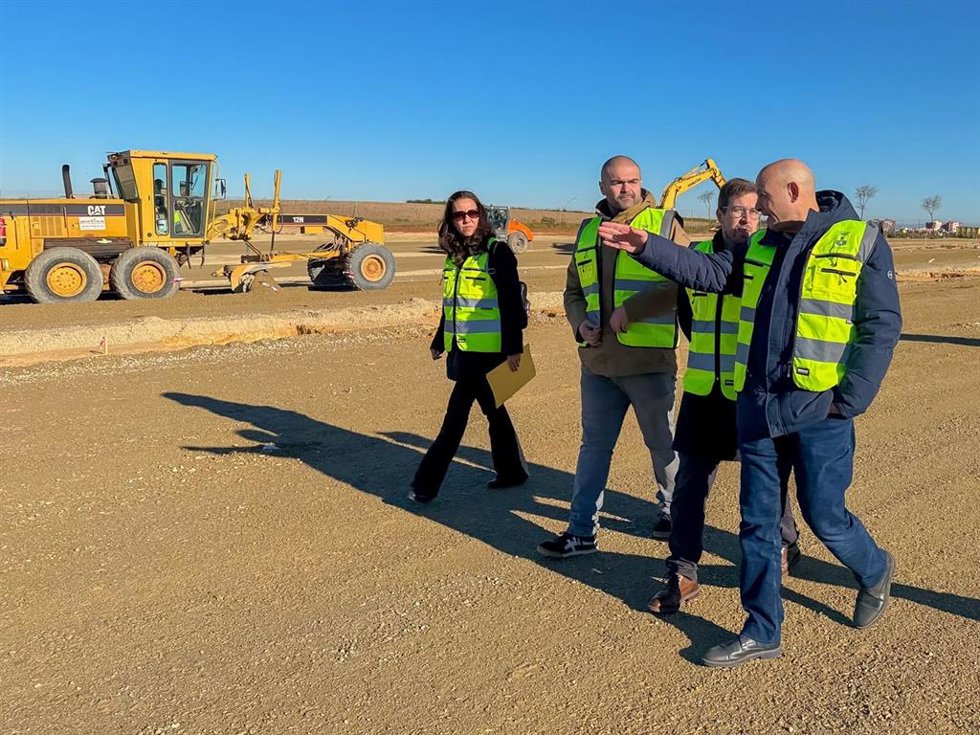 Visita a las obras del aparcamiento del apeadero ferroviario de Olivar de Quintos