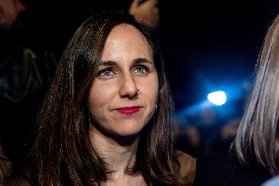 La secretaria general de Podemos, Ione Belarra, a su llegada a la presentación del libro Algo habremos hecho, en la Taberna Garibaldi, a 10 de enero de 2025, en Madrid (España). 