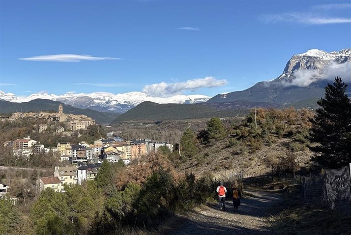 Municipio de montaña, senderismo.