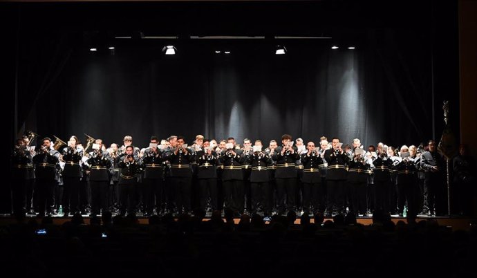 Sentencia de Jerez estrena en Tomares la marcha 'Bendícenos, Padre' dedicada al Cristo de la Vera+Cruz