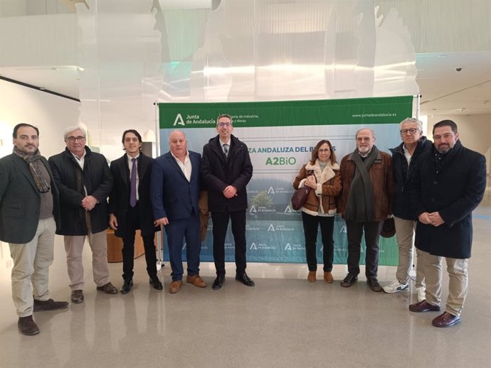 Representantes de Jaén Merece Más en la presentación de la Alianza Andaluza de Biogás.