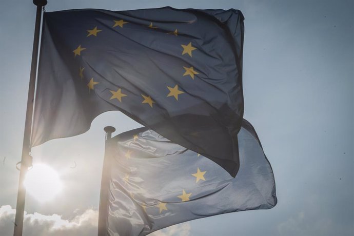 Archivo - May 20, 2024, Brussels, Brussels, Belgium: European flags in front of EU institutions in the Belgian capital.