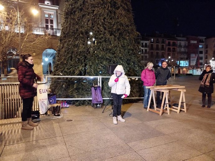 Homenaje de Lunes Lilas en Pamplona a las víctimas de violencia de género en 2024